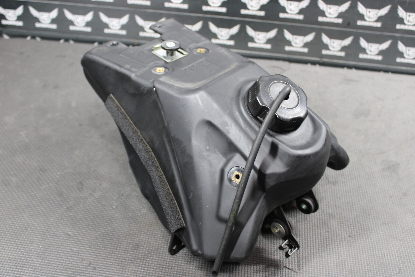 2009 YAMAHA TTR110E OEM GAS FUEL TANK CELL PETROL RESERVOIR MINT!