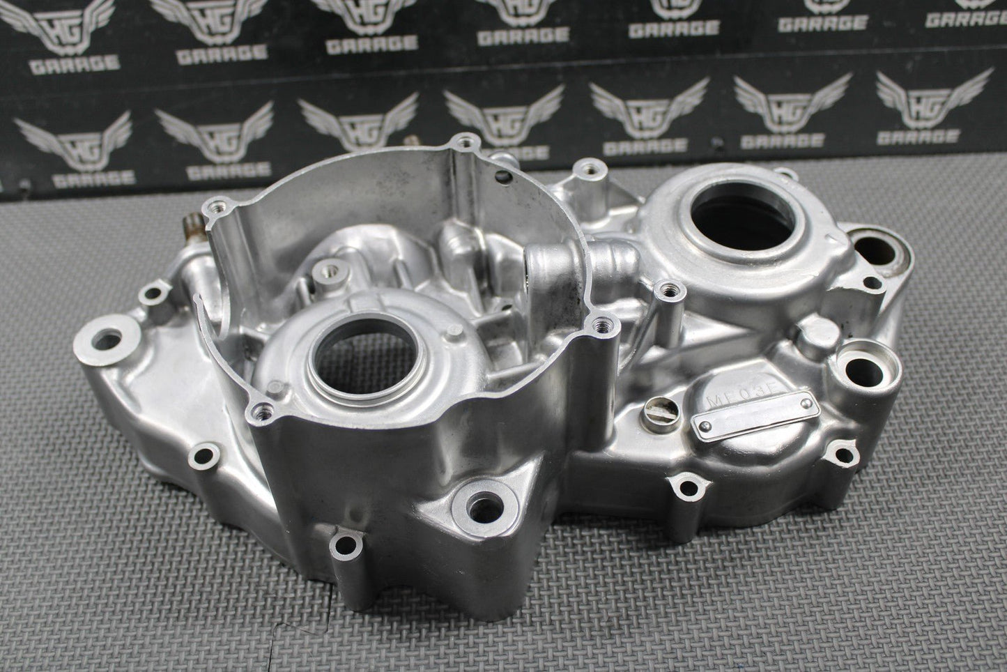 2000 2001 HONDA CR250R OEM LEFT ENGINE CRANKCASE CRANK CASE 11200 - KZ3 - P00 NICE!! - hggarage