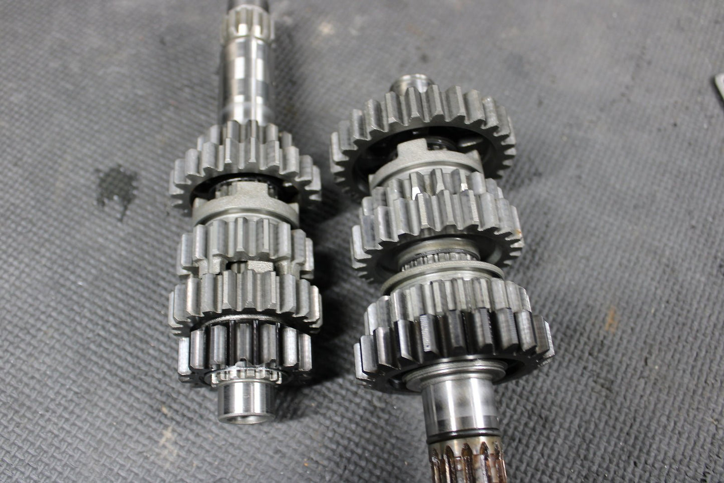 2007 YAMAHA YZ450F OEM ENGINE TRANSMISSION TRANNY ASSEMBLY GEARS - hggarage