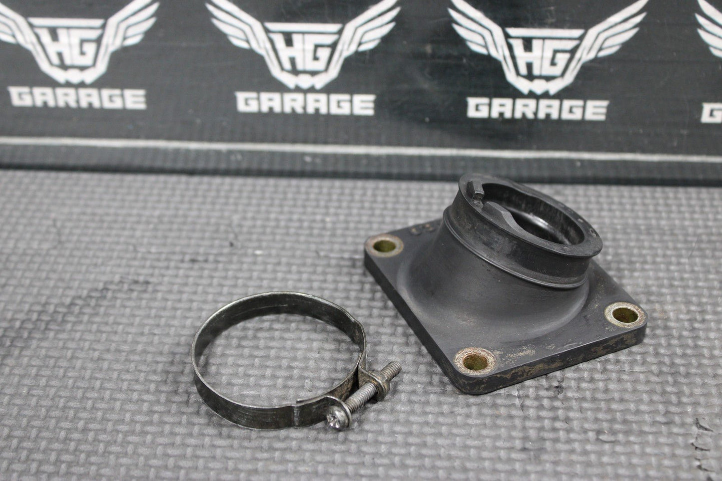 1997 YAMAHA 90 - 00 RT100 OEM INTAKE REED BLOCK ASSEMBLY 53V - 13610 - 00 - 00 - hggarage