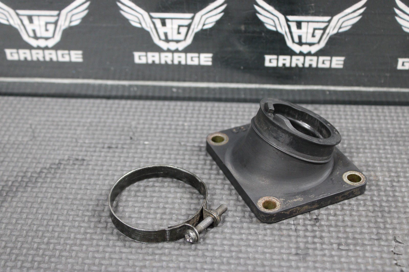 1997 YAMAHA 90 - 00 RT100 OEM INTAKE REED BLOCK ASSEMBLY 53V - 13610 - 00 - 00 - hggarage