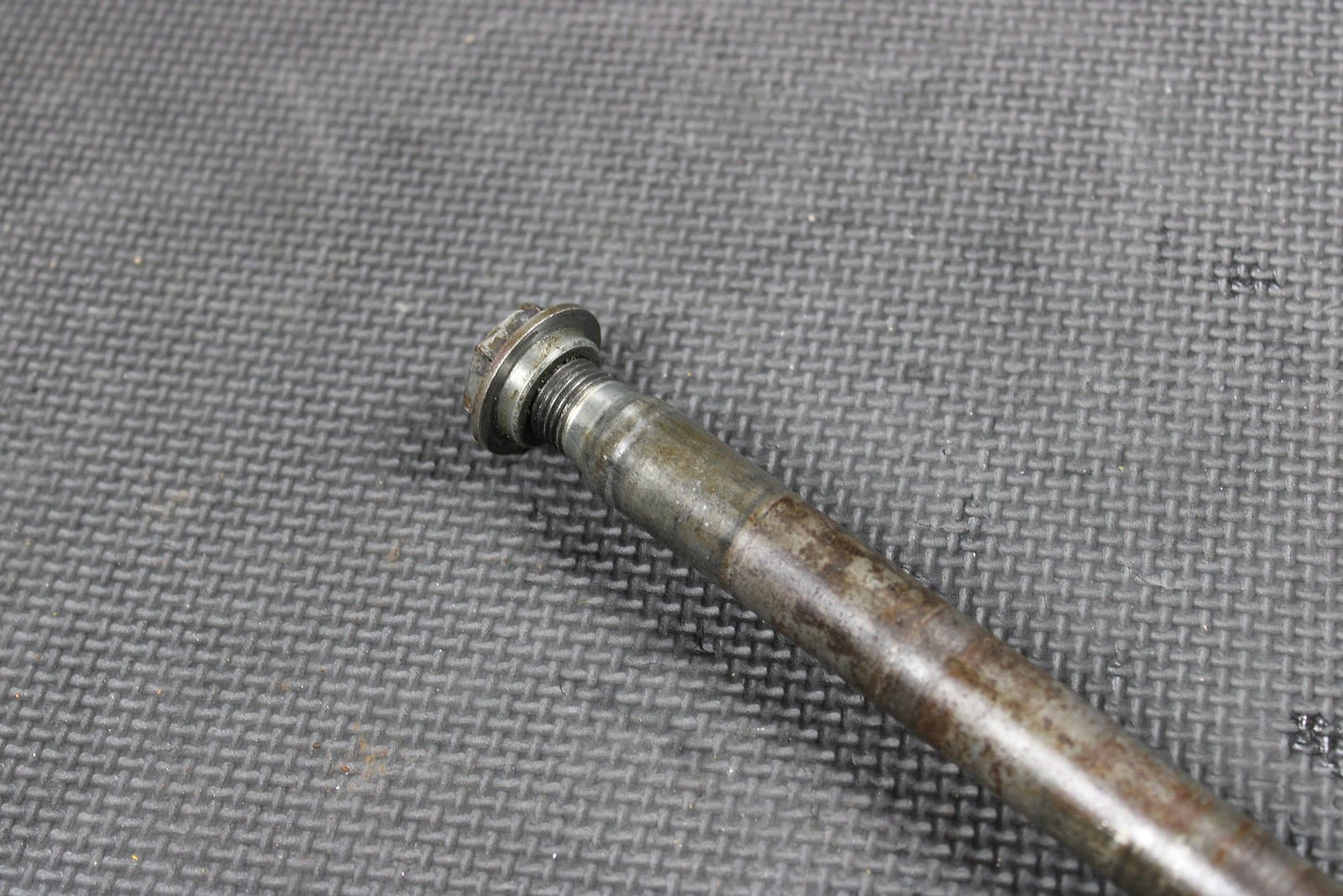 1999 YAMAHA YZ125 OEM FRONT WHEEL RIM AXLE PIVOT BOLT 5BE - 25181 - 00 - 00 - hggarage