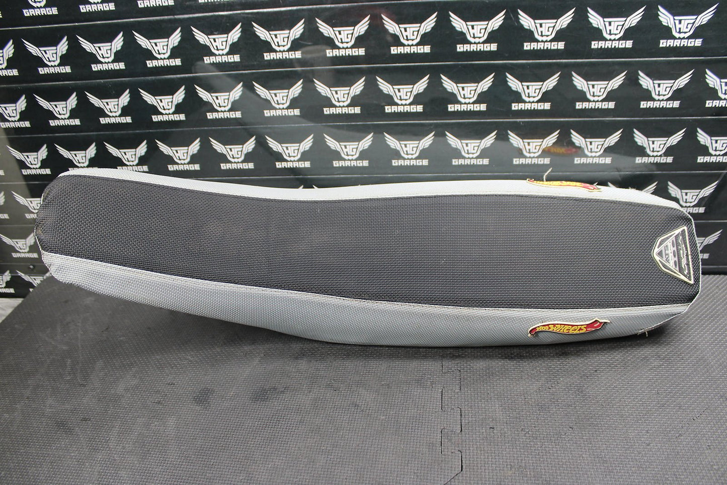 2006 Suzuki 05 - 07 RMZ450 RMZ450Z OEM Seat Saddle Cover Foam Pan 45100 - 35G10 - Cep - hggarage