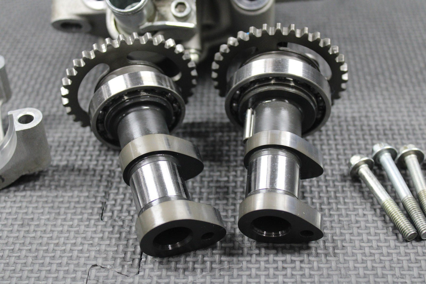 2020 SUZUKI 19 - 25 RMZ250 OEM CYLINDER HEAD VALVES CAMSHAFT CAMS 11100 - 46K00 MINT - hggarage
