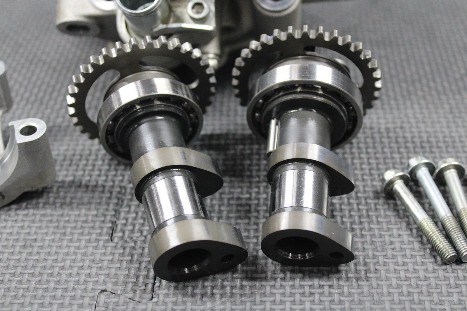 2020 SUZUKI 19 - 25 RMZ250 OEM CYLINDER HEAD VALVES CAMSHAFT CAMS 11100 - 46K00 MINT - hggarage