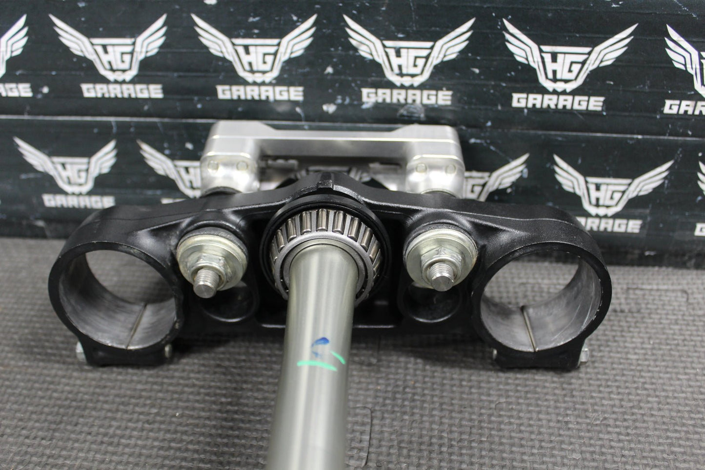 2018 KAWASAKI KX250F OEM KAWASAKI OEM FRONT FORKS LOWER UPPER TRIPLE TREE - hggarage