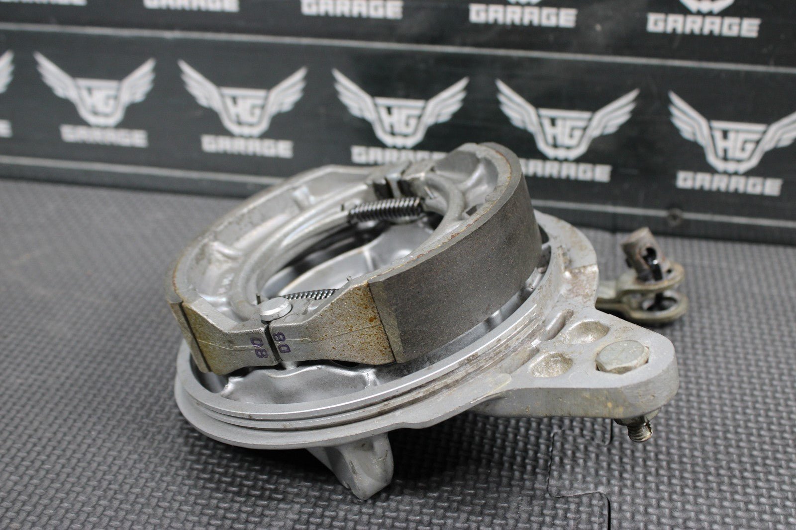 2005 SUZUKI DR200SE OEM REAR BACK BRAKE DRUM ASSEMBLY 54400 - 07870 GOOD! - hggarage