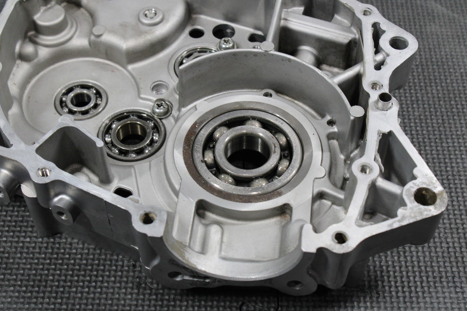 2008 KAWASAKI KLX140 OEM RIGHT ENGINE CRANKCASE CRANK CASES BLOCK 14080 - 02 - hggarage