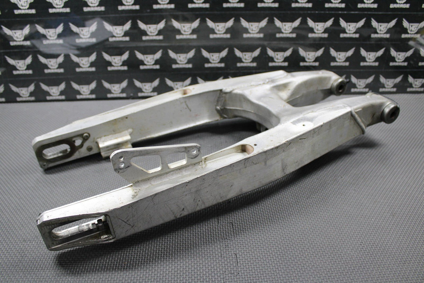 1988 HONDA CR125R OEM SWINGARM SWING ARM REAR SUSPENSION 52000 - KS6 - 830 GOOD! - hggarage