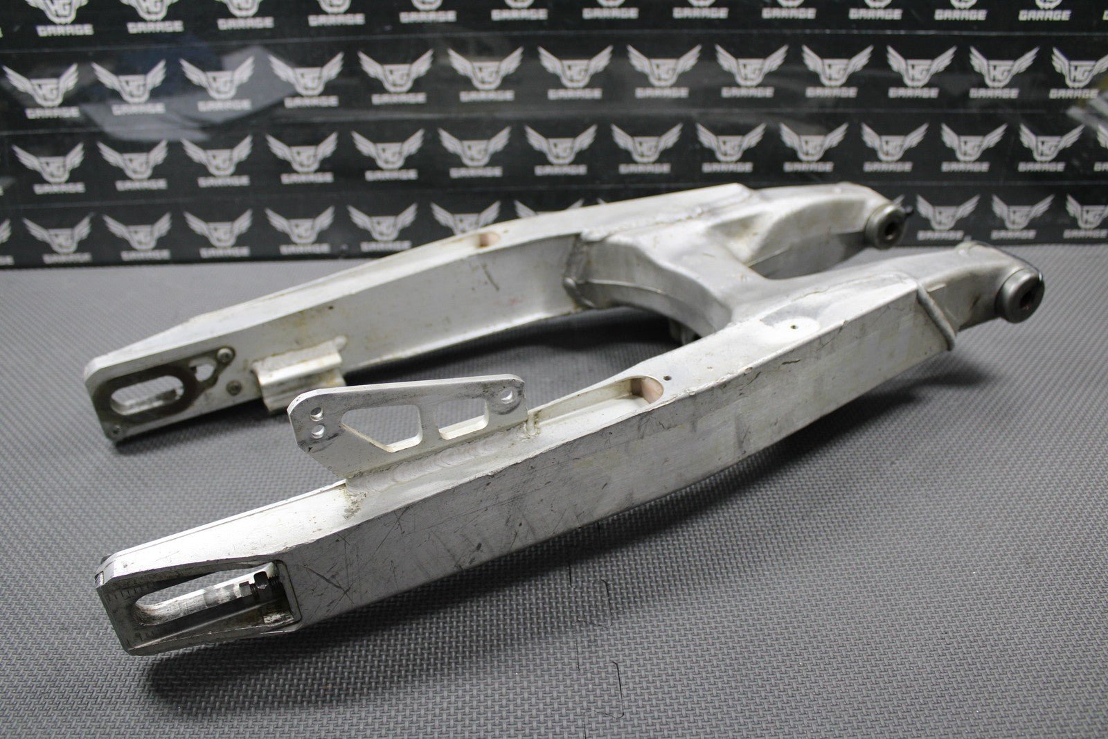 1988 HONDA CR125R OEM SWINGARM SWING ARM REAR SUSPENSION 52000 - KS6 - 830 GOOD! - hggarage