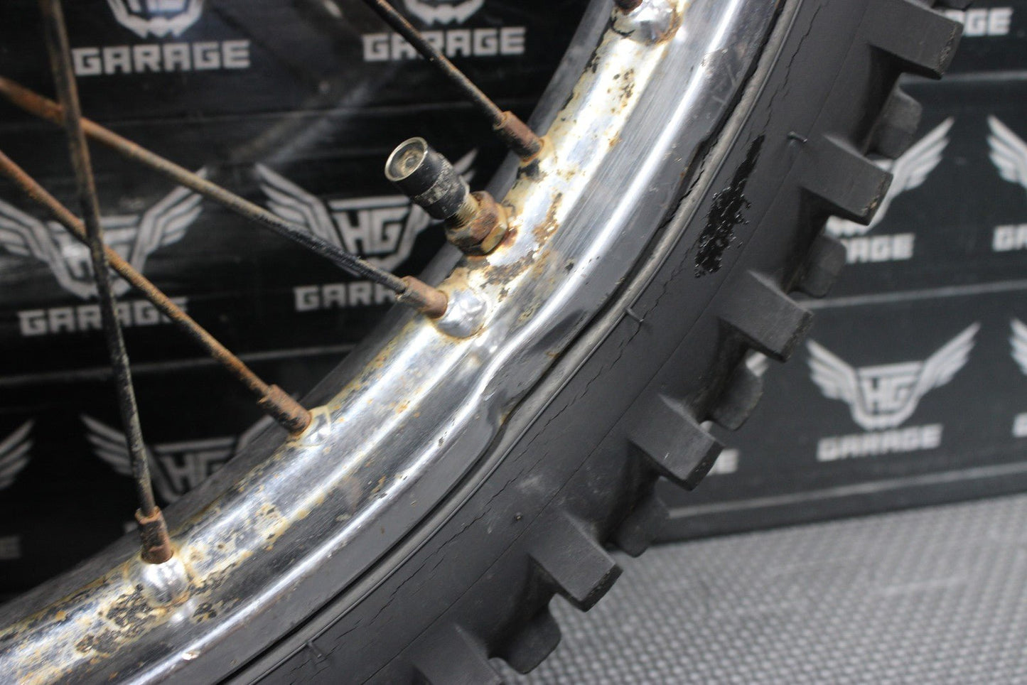 1997 YAMAHA RT100 OEM FRONT WHEEL RIM 248 - 25111 - 00 - 98 94414 - 18545 - 00 - hggarage