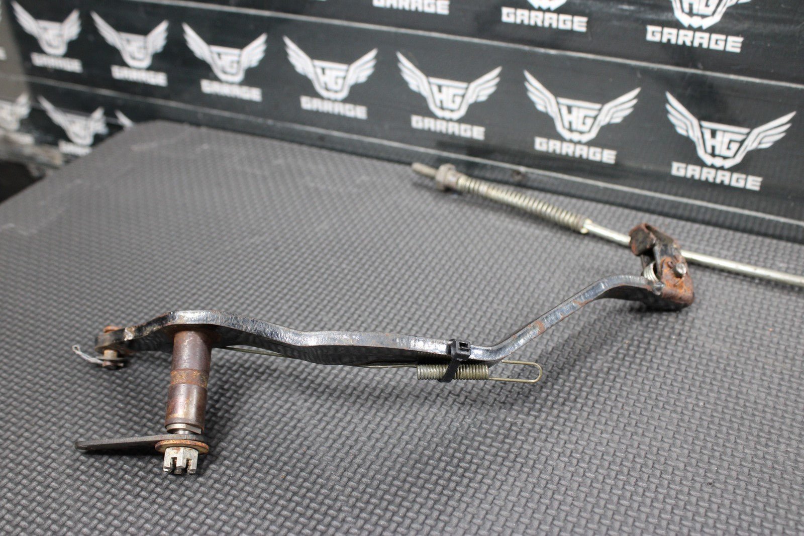 2005 SUZUKI DR200SE OEM RIGHT REARSET BRAKE FOOT PEDAL BRAKE ROD ARM 43120 - 44A12 - hggarage