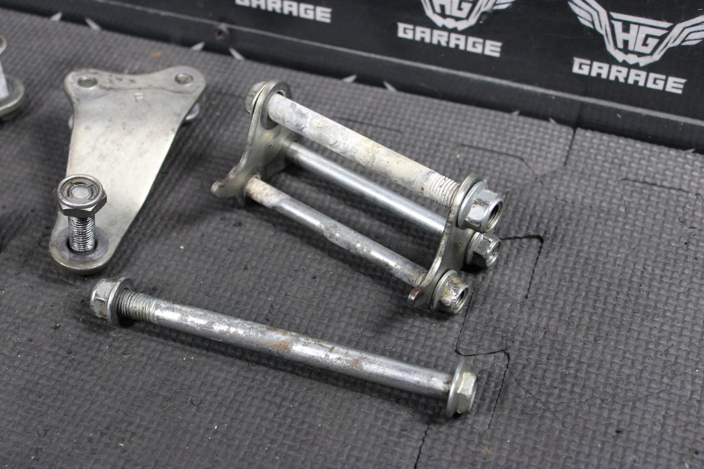 2014 KAWASAKI 2013 KX250 13 - 16 KX250F OEM ENGINE MOTOR MOUNT STAY BRACKETS - hggarage