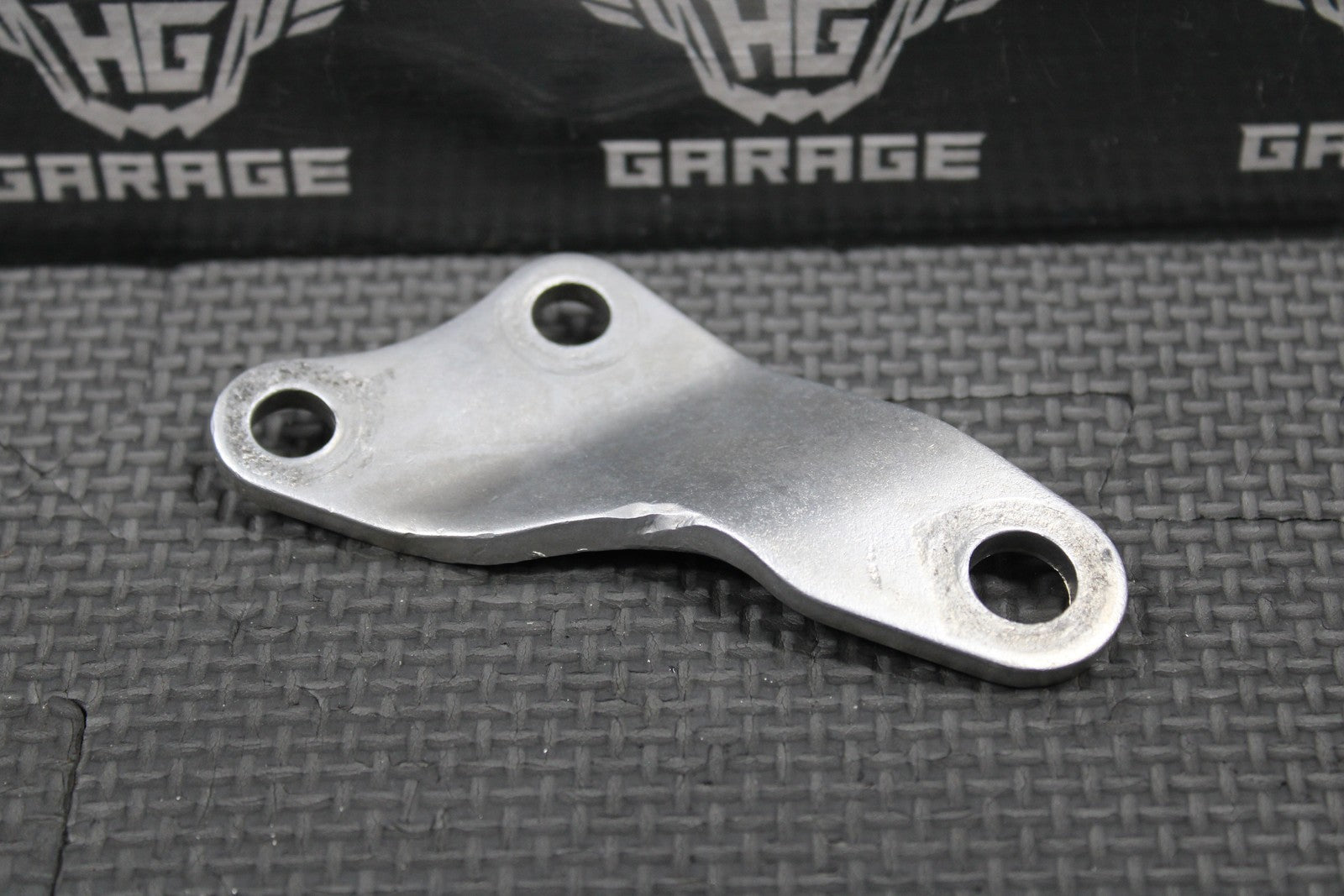 2001 HONDA CR250R OEM ENGINE MOTOR MOUNT HEAD STAY HANGER BRACKET 50407 - KZ3 - J30 - hggarage