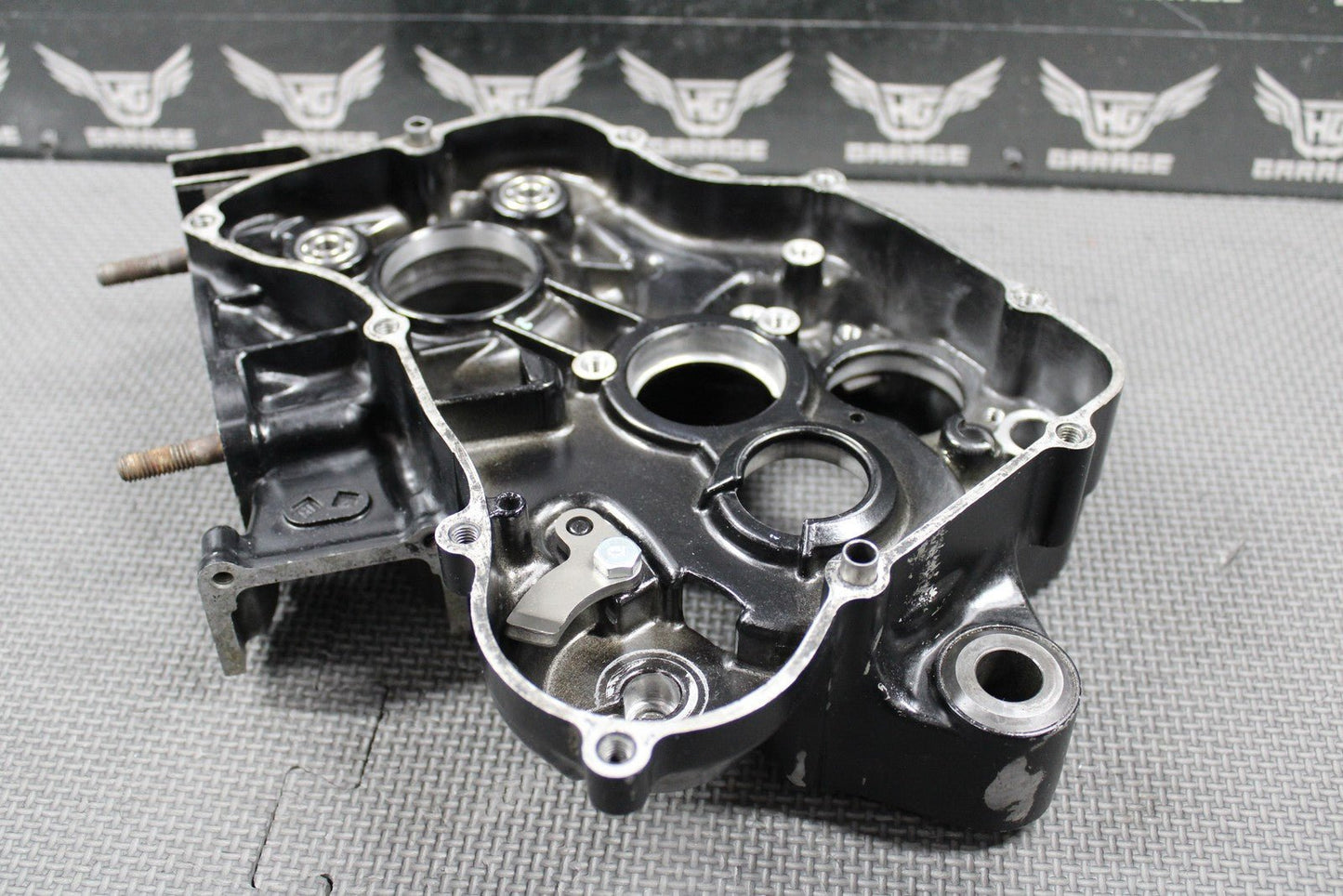 1988 HONDA CR125R OEM RIGHT ENGINE MOTOR CRANKCASE CRANK CASE 111A0 - KS6 - 830 GOOD - hggarage
