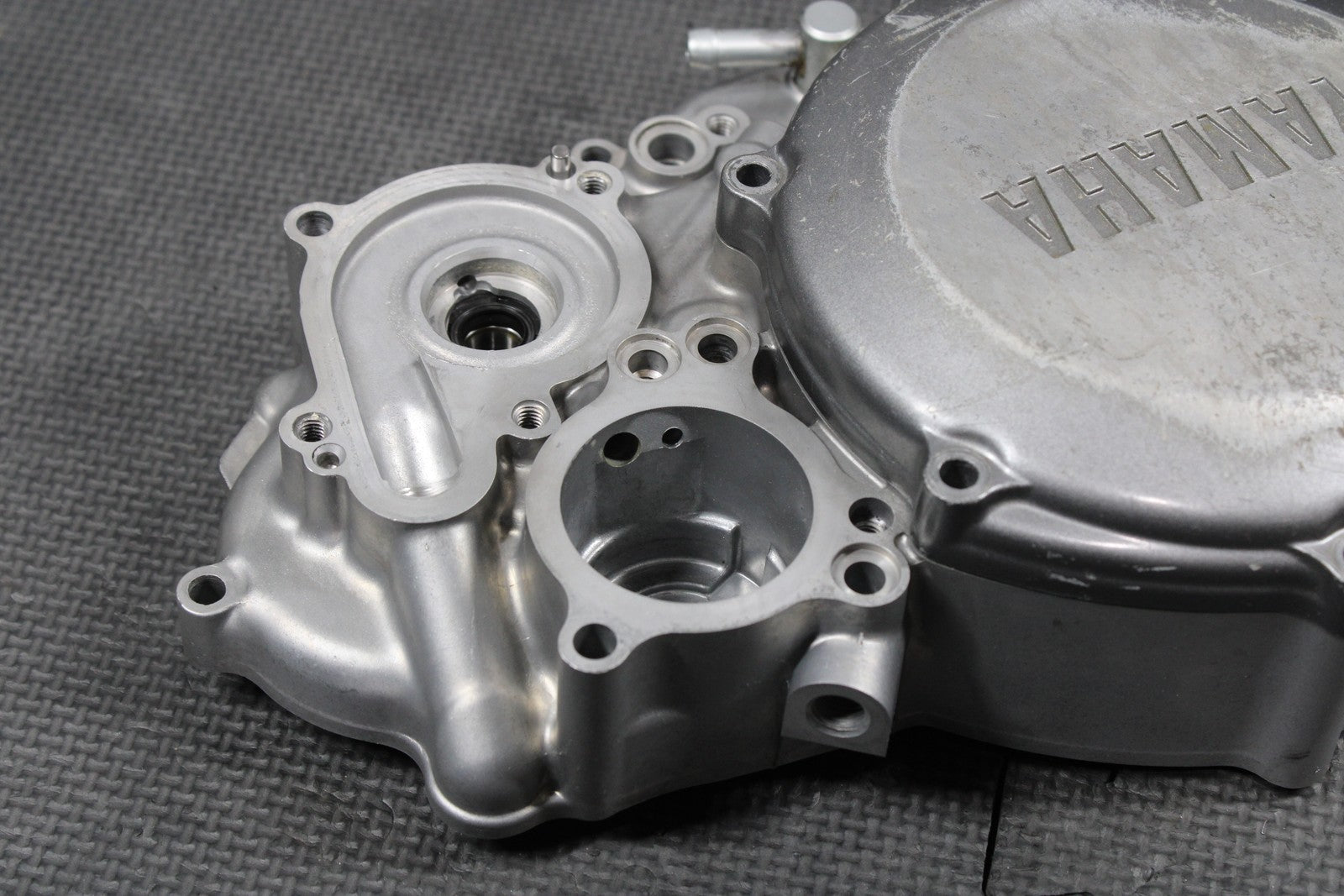 2006 YAMAHA YZ250F OEM INNER OUTER RIGHT SIDE CLUTCH COVER 5NL - 15415 - 00 - 00 - hggarage