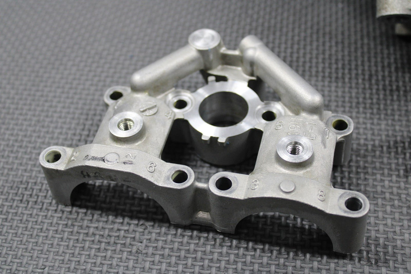 2020 SUZUKI 19 - 25 RMZ250 OEM CYLINDER HEAD VALVES CAMSHAFT CAMS 11100 - 46K00 MINT - hggarage