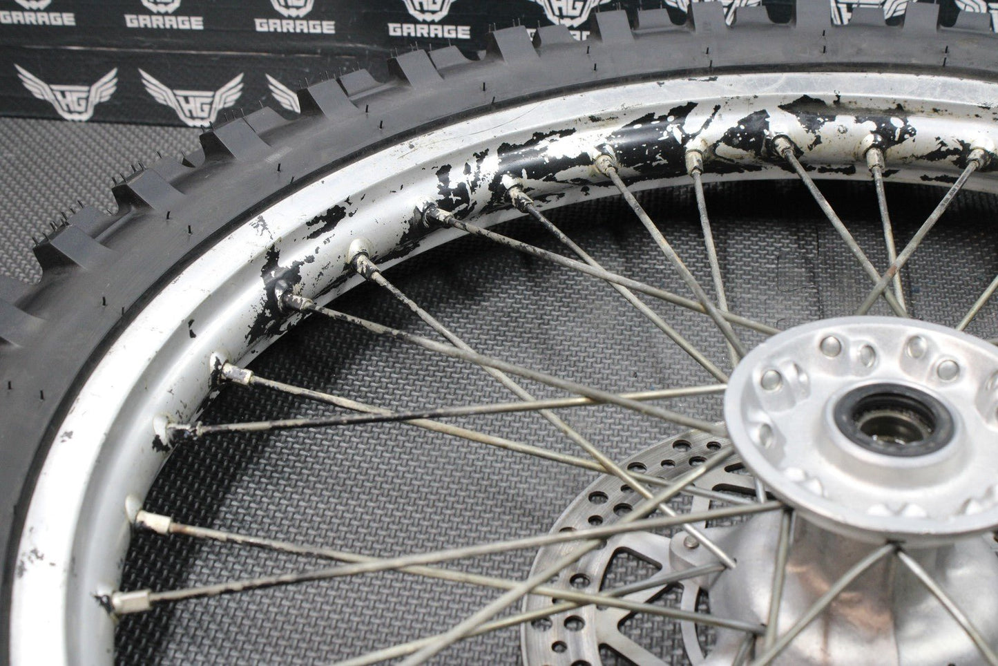 2001 YAMAHA YZ250F OEM FRONT WHEEL RIM 4SS - 25111 - 01 - 00 94416 - 21002 - 00 - hggarage