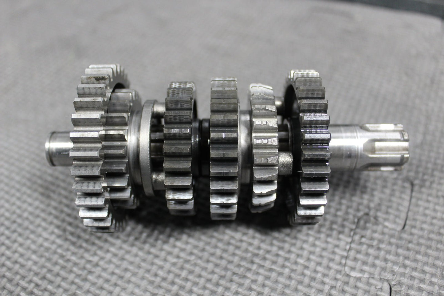 2003 Suzuki RM100 OEM Engine Transmission Tranny Assembly Gears K1312 - 71261 - hggarage