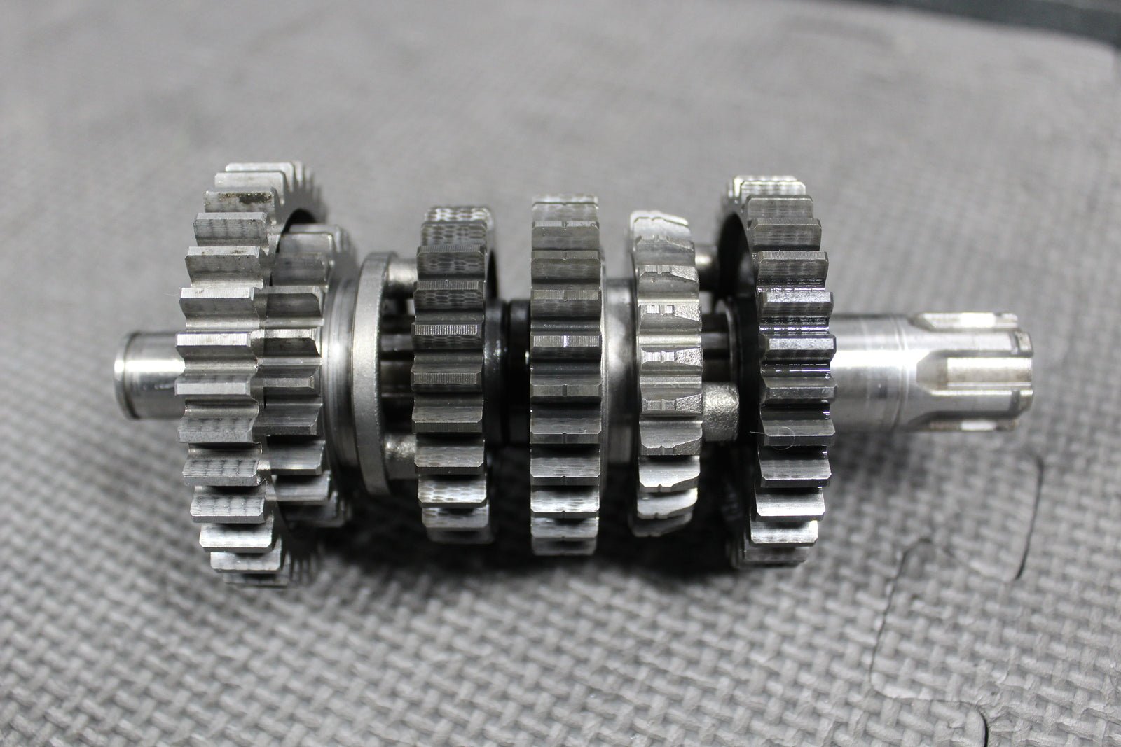 2003 Suzuki RM100 OEM Engine Transmission Tranny Assembly Gears K1312 - 71261 - hggarage