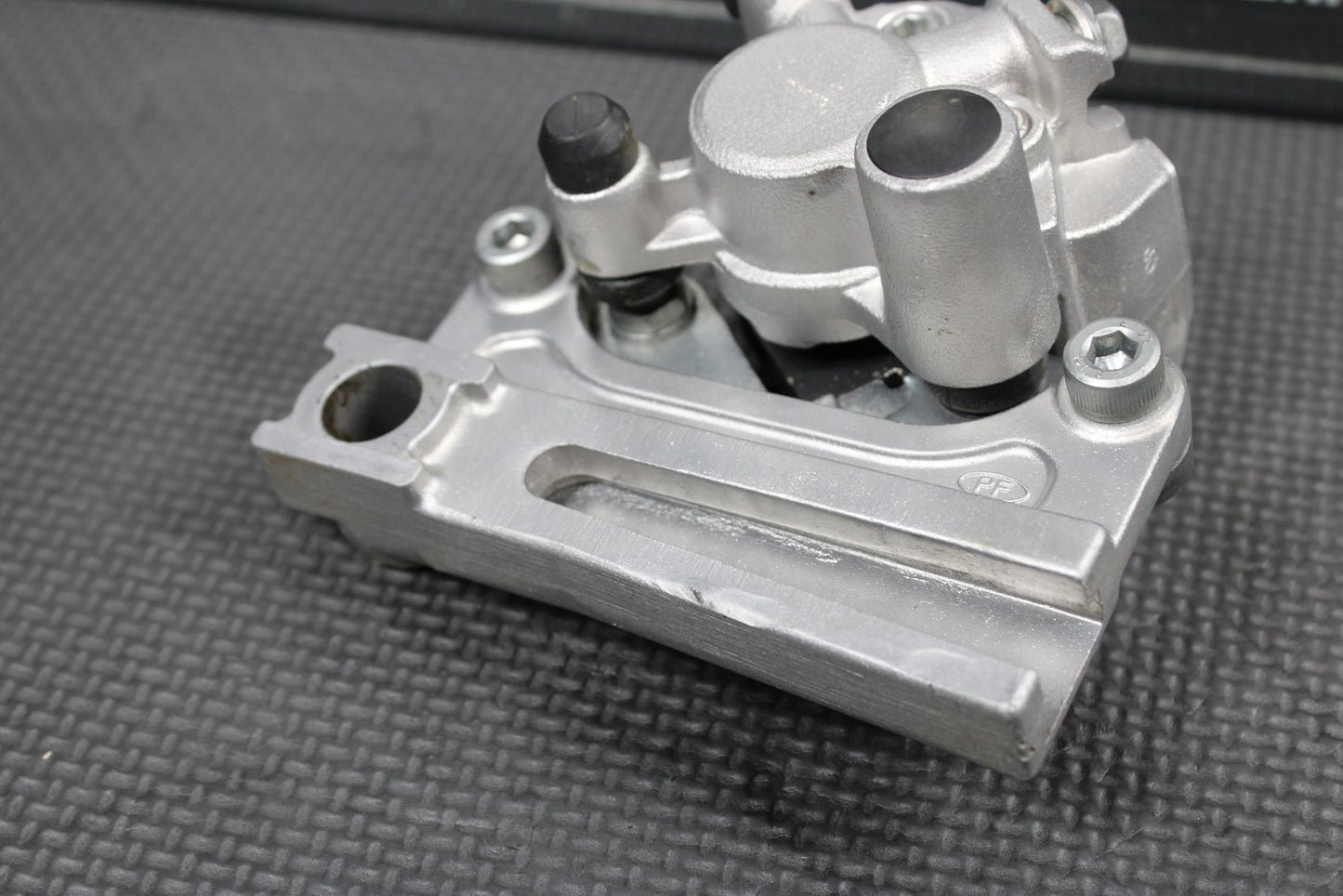 2012 KAWASAKI 04 - 21 KX100 KX85 OEM REAR BACK BRAKE CALIPER 43080 - 5134 GOOD! - hggarage