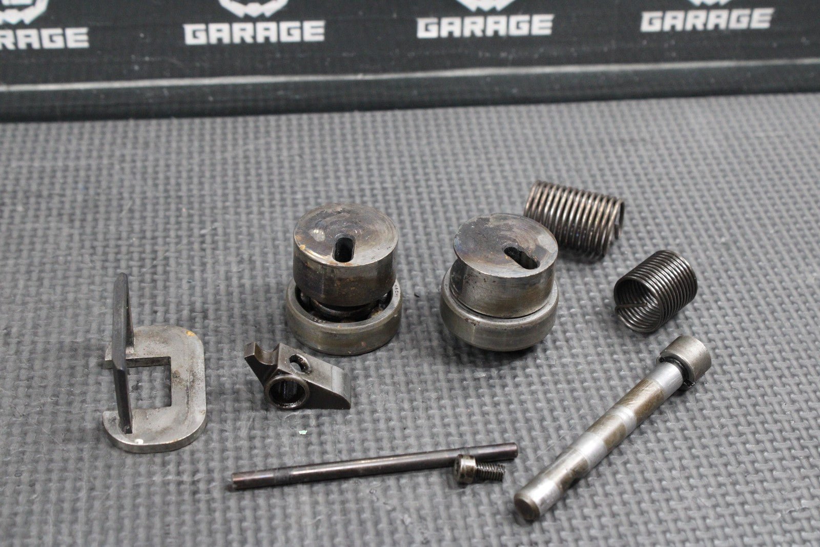 1997 SUZUKI RM250 OEM ENGINE POWER VALVE GOVERNOR EXHUAST VALVE 11254 - 37E10 NICE - hggarage