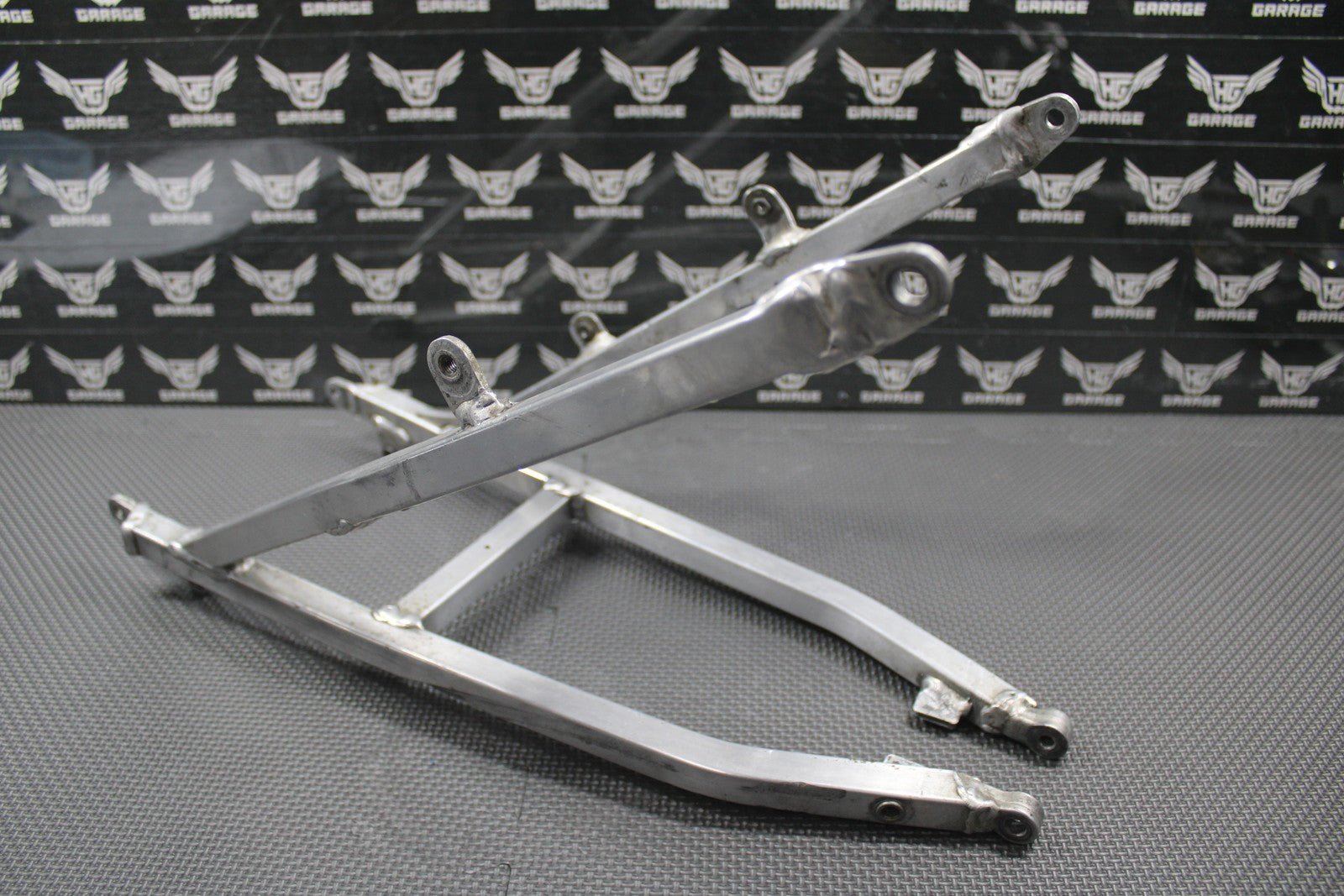 2000 2001 HONDA CR125R CR250R OEM REAR BACK SUB FRAME SUBFRAME 50200 - KZ3 - J30 - hggarage