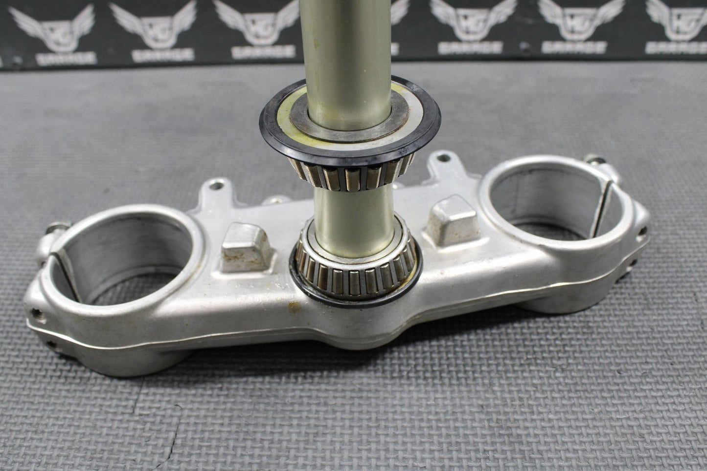 1999 YAMAHA YZ125 OEM FRONT FORKS CLAMP LOWER TRIPLE TREE STEM 5DH - 23340 - M0 - 00 - hggarage