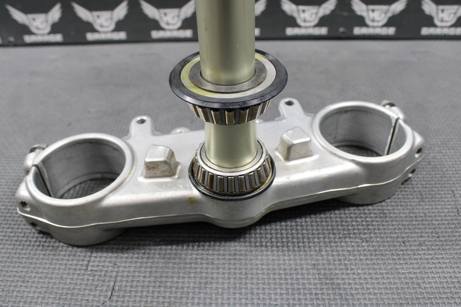 1999 YAMAHA YZ125 OEM FRONT FORKS CLAMP LOWER TRIPLE TREE STEM 5DH - 23340 - M0 - 00 - hggarage