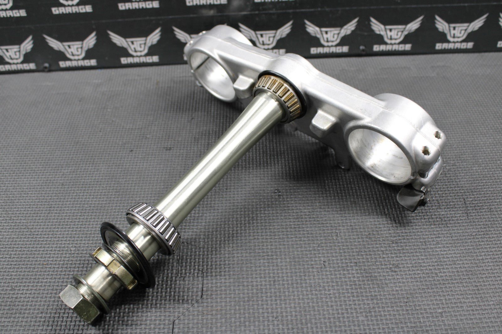 2003 YAMAHA YZ125 OEM FRONT FORKS CLAMP LOWER TRIPLE TREE STEM 5UN - 23340 - L0 - 00 - hggarage