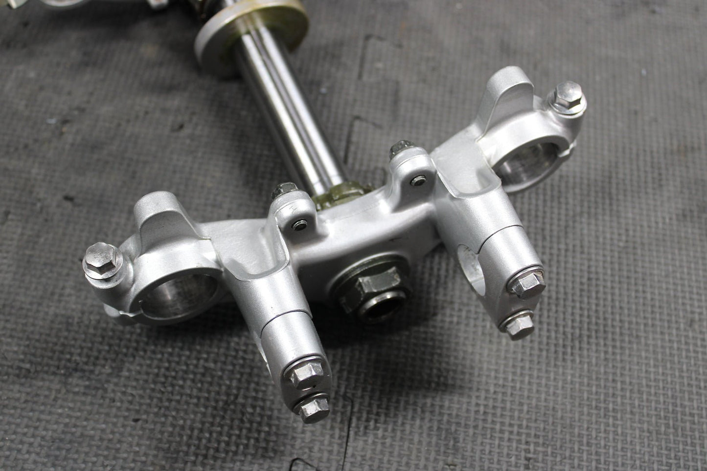 2000 Yamaha TTR125L OEM Front Forks Lower Upper Triple Tree Clamps Assembly - hggarage