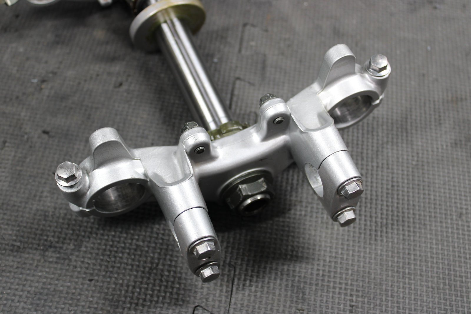 2000 Yamaha TTR125L OEM Front Forks Lower Upper Triple Tree Clamps Assembly - hggarage