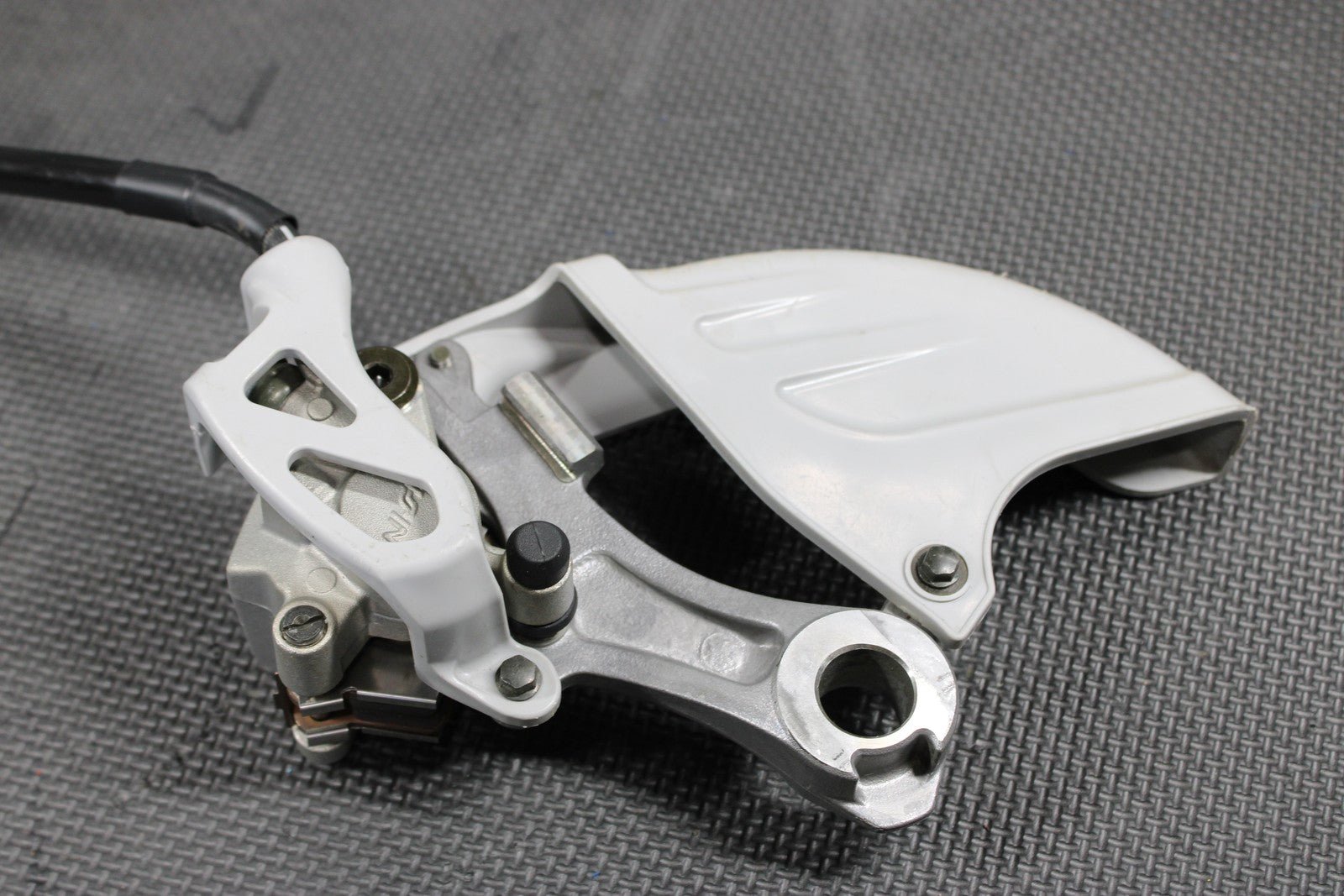 2005 YAMAHA YZ450F OEM NISSIN REAR BACK BRAKE CALIPER MASTER CYLINDER LEVER MINT - hggarage