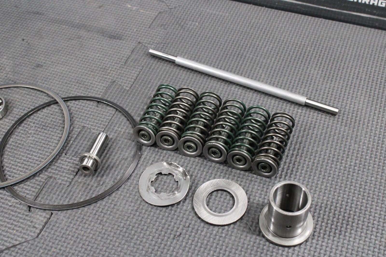 2000 SUZUKI DRZ400 DRZ400E OEM COMPLETE CLUTCH W PLATES BASKET HUB GOOD! - hggarage