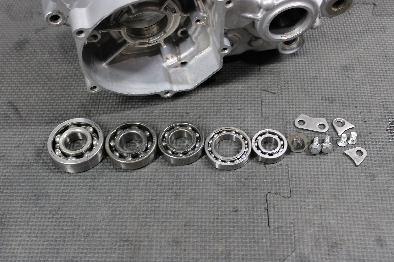 2016 KAWASAKI KX85 OEM LEFT RIGHT ENGINE MOTOR CRANKCASE CRANK - hggarage