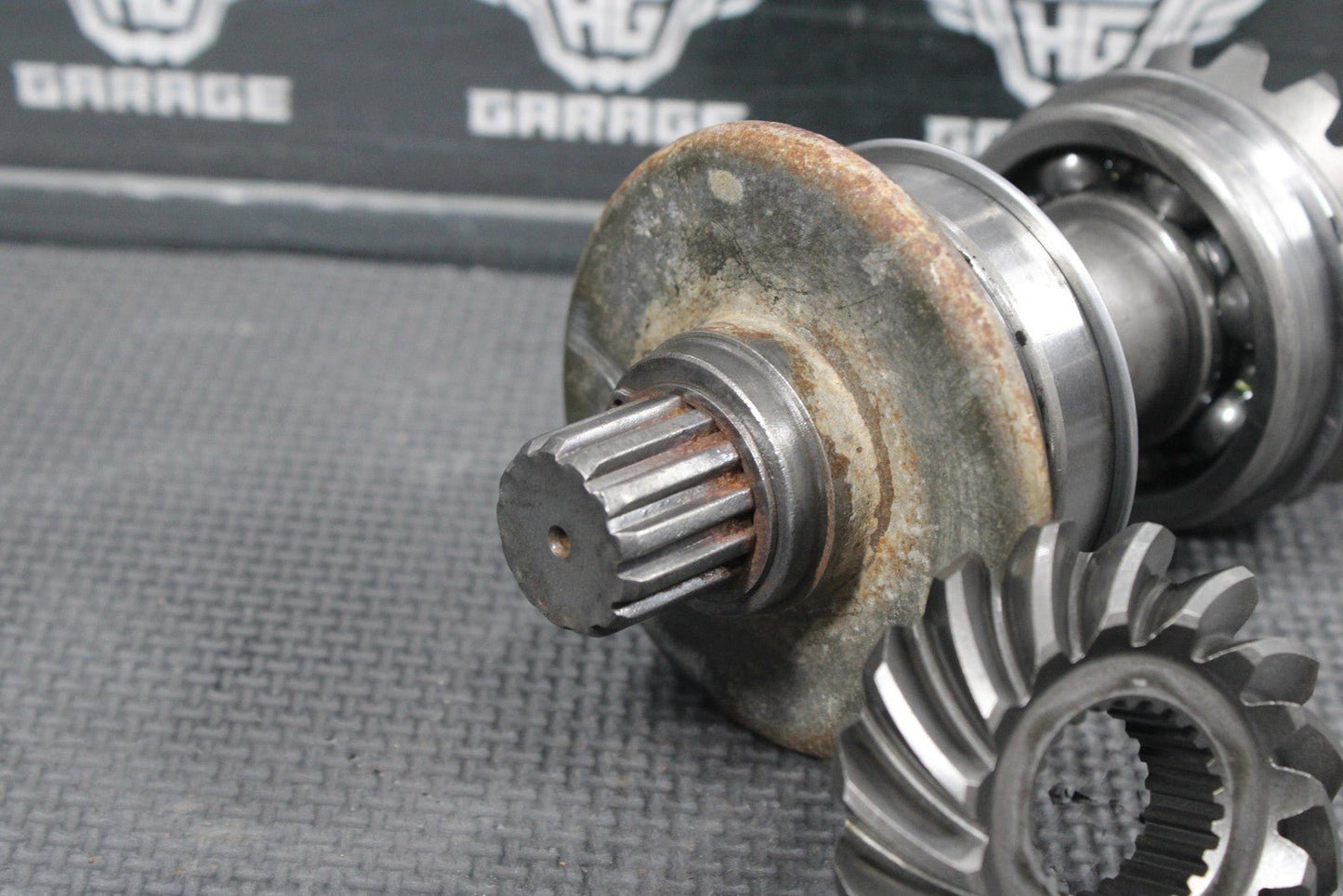04 - 09 SUZUKI QUADSPORT LTZ250 OEM OUTPUT DRIVE SHAFT BEVEL GEARS HOUSING COVER - hggarage