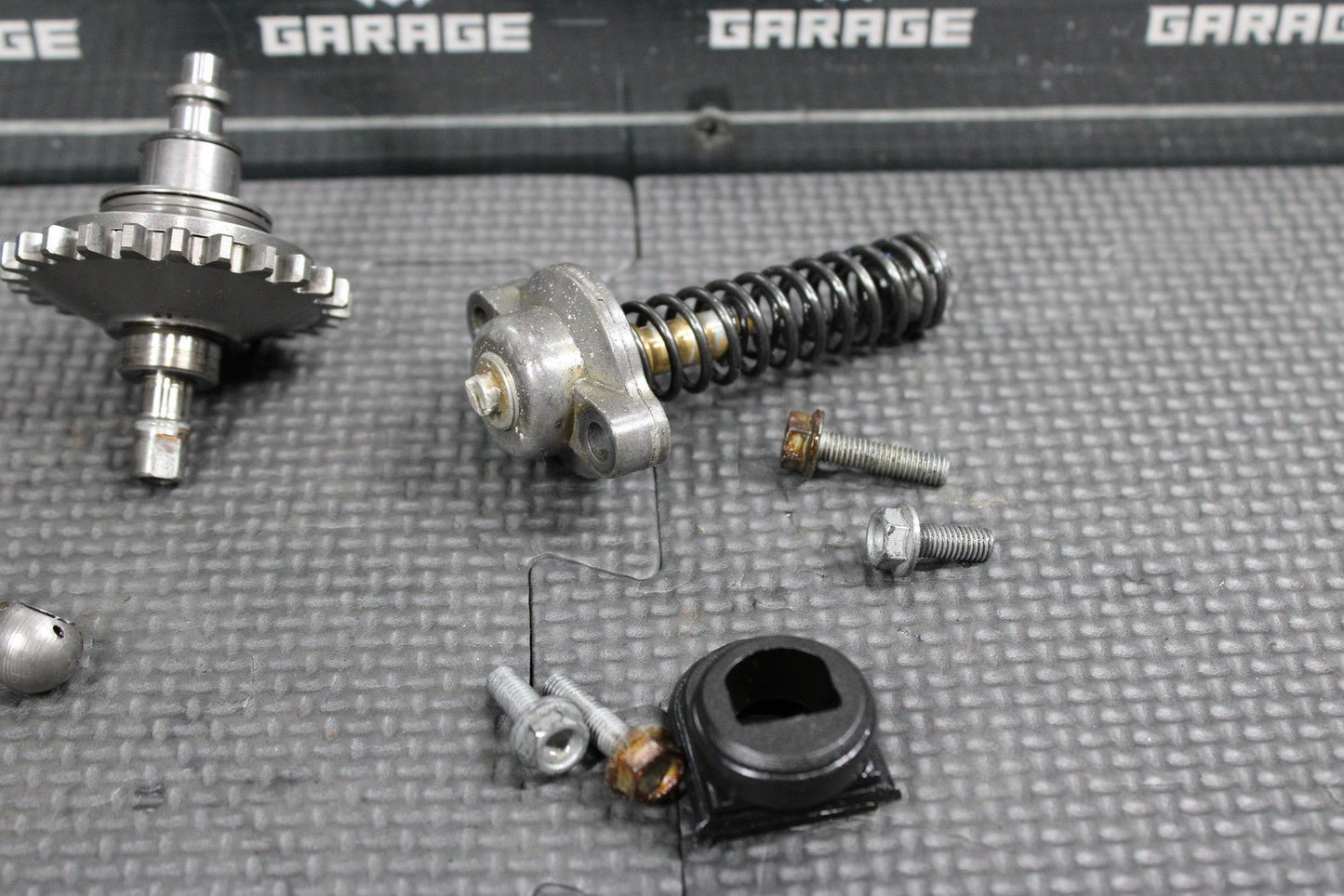 2000 KTM 250 EXC OEM ENGINE POWERVALVE EXHUAST VALVE LINKAGE GOVERNOR - hggarage