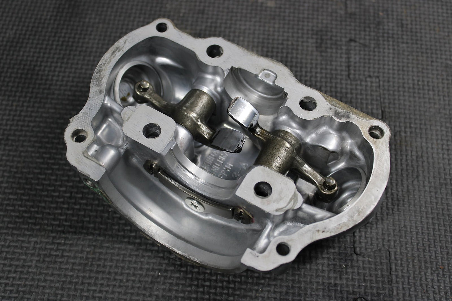 2005 HONDA CRF150F ENGINE MOTOR CYLINDER HEAD COVER VALVE ROCKER ASSEMBLY 12000 - hggarage