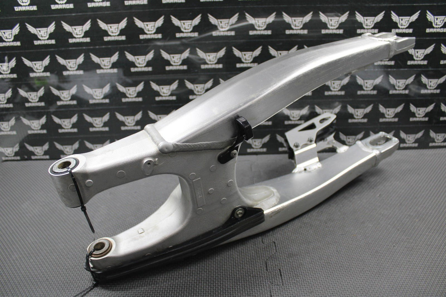 2019 SUZUKI 19 - 21 RMZ250 OEM SWINGARM SWING ARM SUSPENSION 61000 - 46K00 GOOD! - hggarage