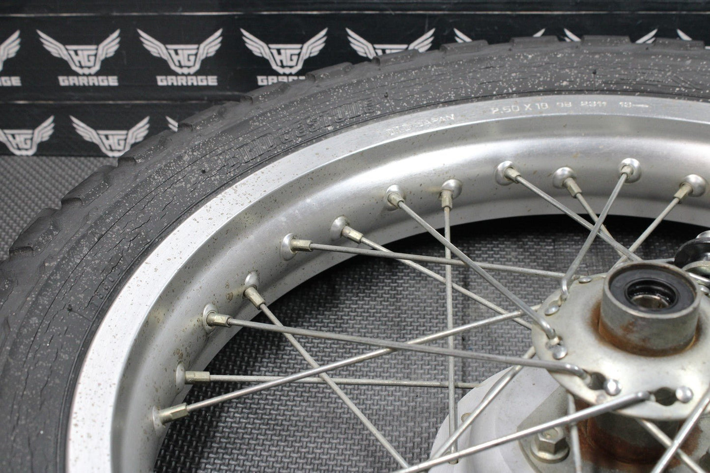 1987 YAMAHA TW200 OEM 18 X 2.50 FRONT WHEEL RIM 2JX - 25111 - 00 - 00 94425 - 18446 - 00 - hggarage