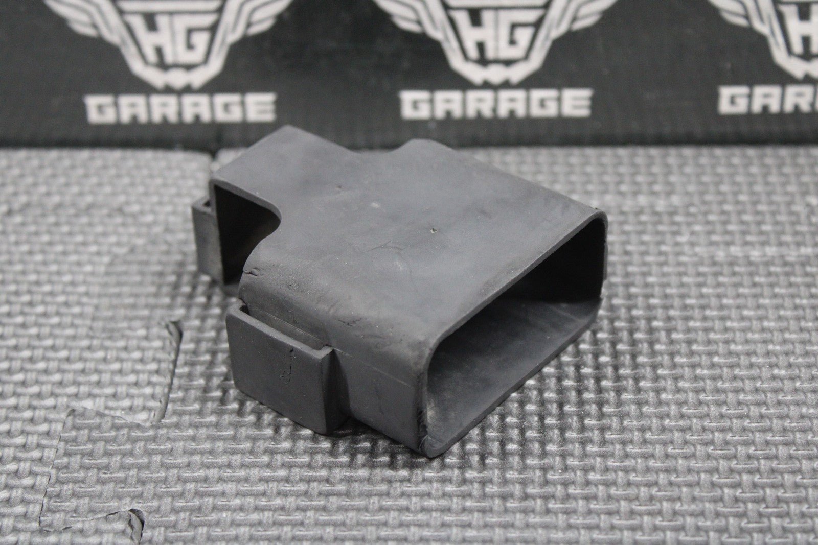 2000 HONDA 00 - 03 CR125R 00 - 01 CR250R OEM CDI RUBBER MOUNTING BOOT 30401 - KZ4 - A90 - hggarage