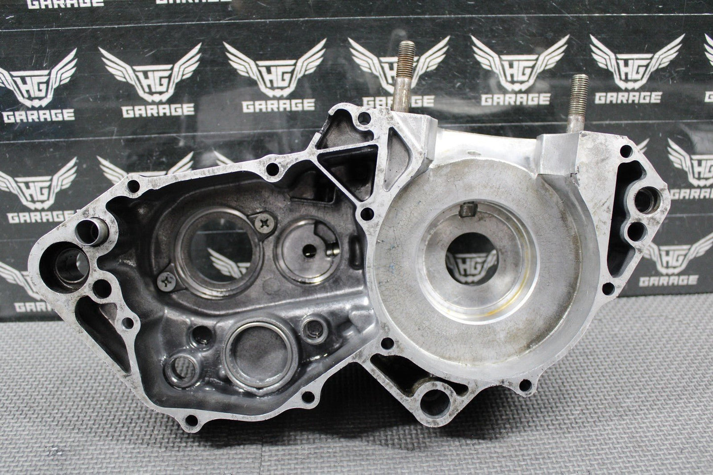 1988 HONDA CR250R OEM LEFT ENGINE MOTOR CRANKCASE CRANK CASE 112A0 - KS7 - 831 NICE! - hggarage