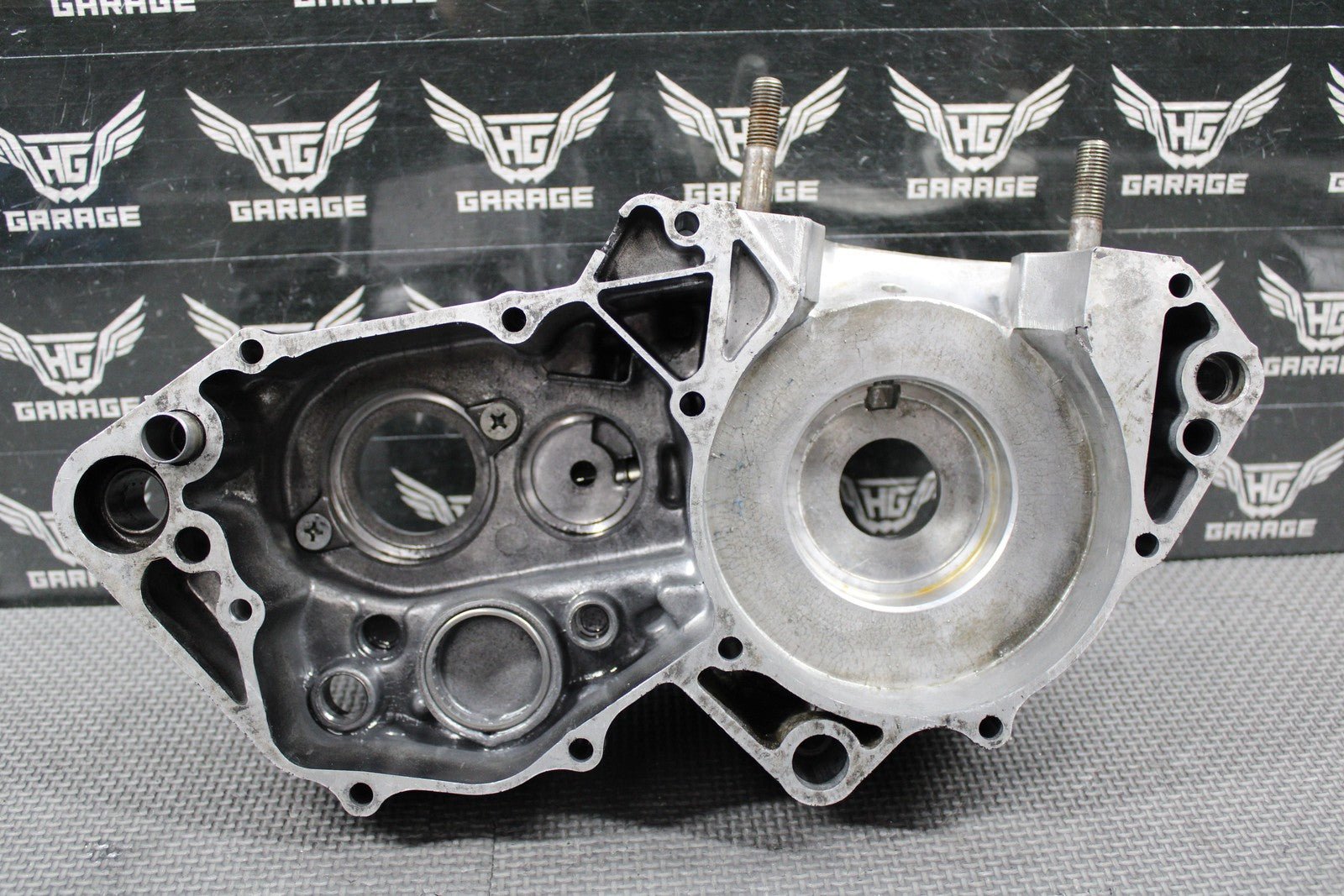 1988 HONDA CR250R OEM LEFT ENGINE MOTOR CRANKCASE CRANK CASE 112A0 - KS7 - 831 NICE! - hggarage