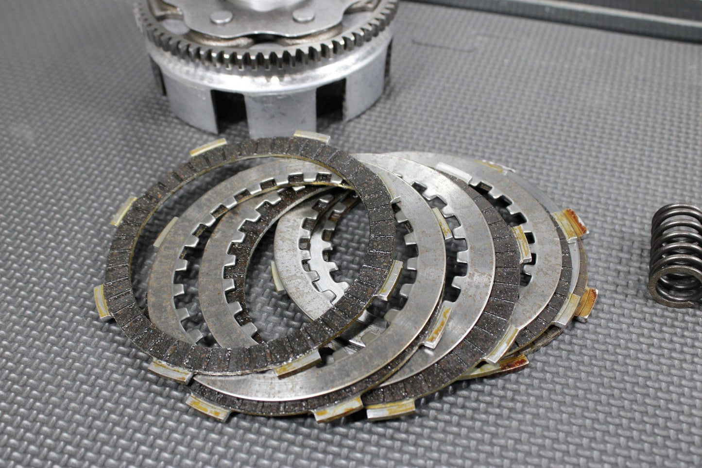 1991 87 - 95 HONDA CR80R OEM COMPLETE CLUTCH W PLATES BASKET HUB 22100 - GC4 - 600 - hggarage