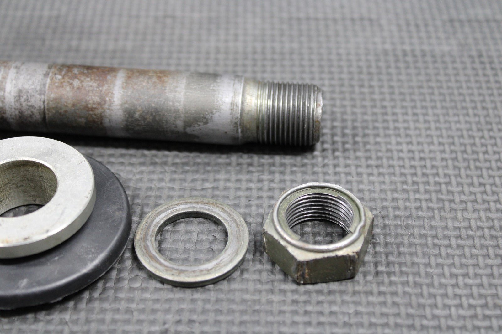 2003 YAMAHA YZ125 OEM REAR AXLE BACK WHEEL RIM PIVOT BOLT SPACERS 5ET - 25381 - 00 - 0 - hggarage