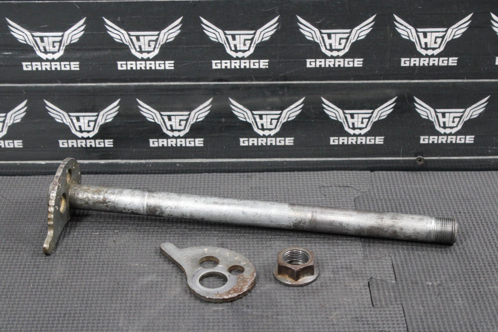 1986 86 - 88 KAWASAKI KDX200 REAR AXLE BACK WHEEL RIM PIVOT BOLT AXLE 41068 - 1211 - hggarage