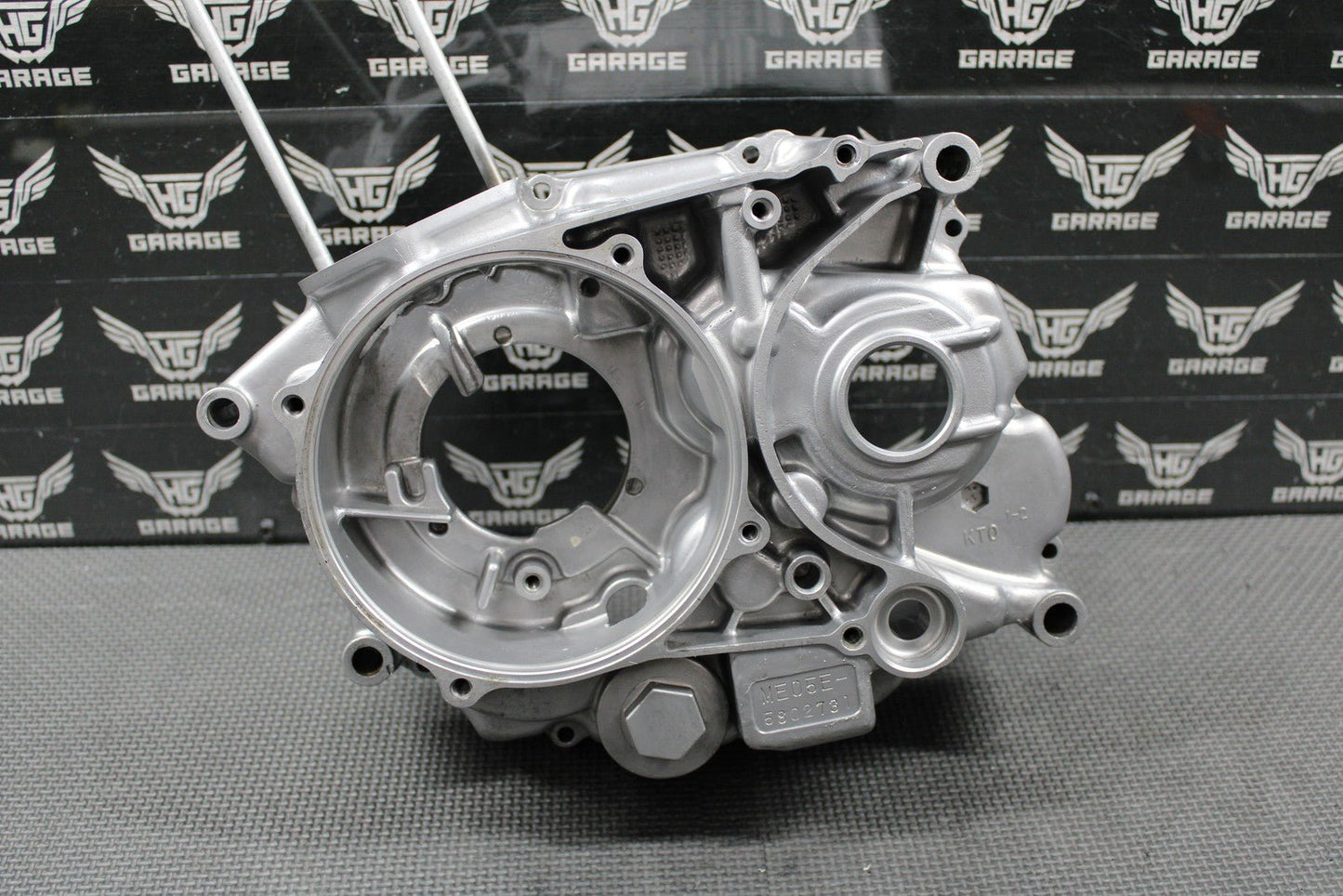 1999 HONDA XR200R 88 - 02 OEM LEFT ENGINE MOTOR CRANKCASE CRANK CASE 11200 - KT0 - 680 - hggarage