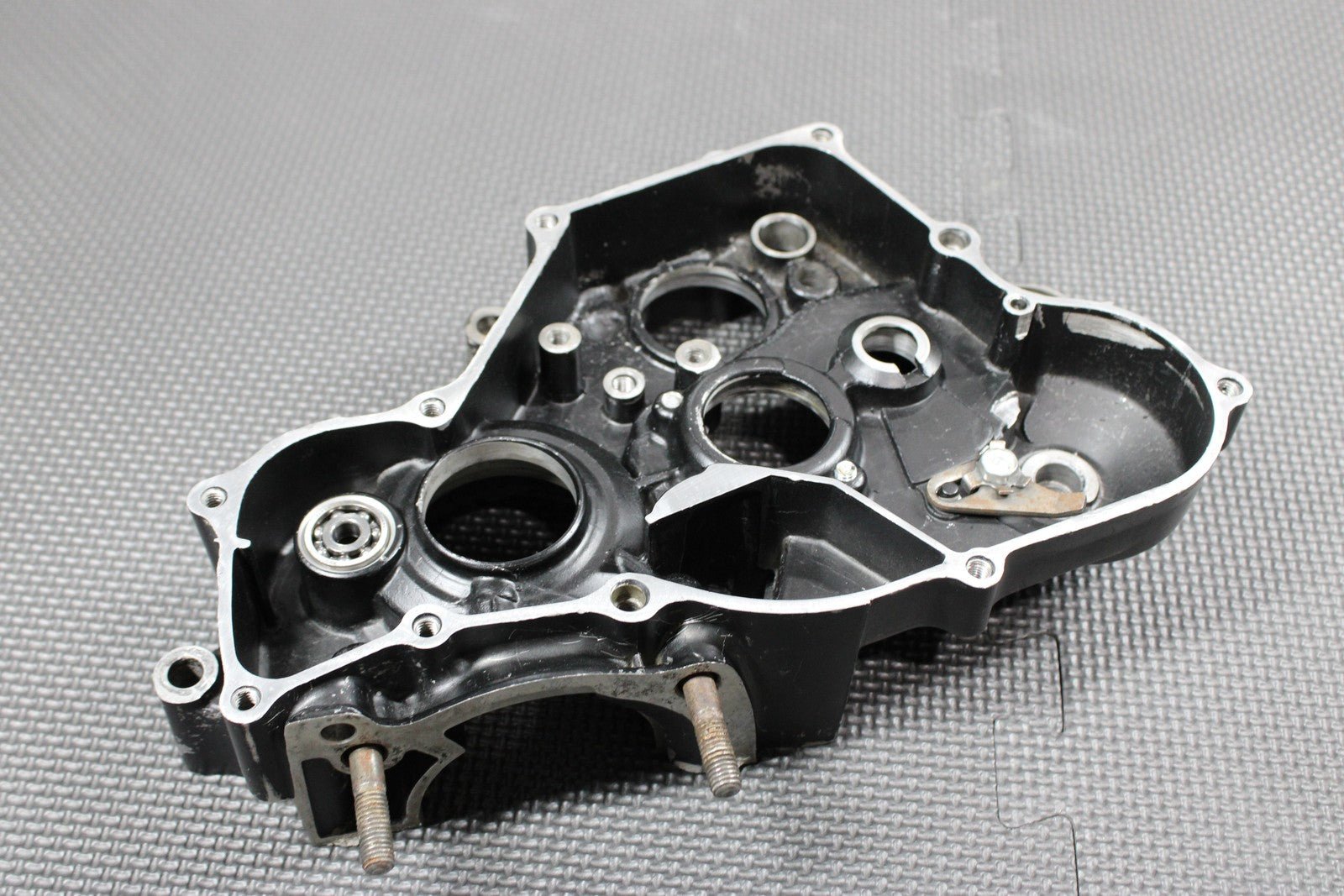 1991 86 - 95 HONDA CR80R OEM RIGHT ENGINE MOTOR CRANKCASE BLOCK 11100 - GC4 - 601 - hggarage