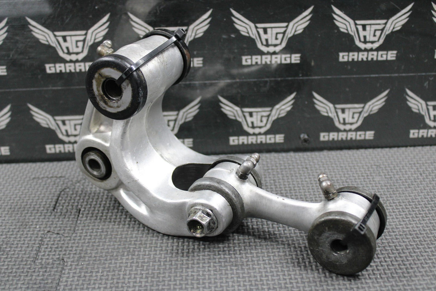 1991 HONDA 86 - 95 XR250R OEM REAR SHOCK LINKAGE ARM BOLTS 52460 - KN5 - 000 NICE! - hggarage