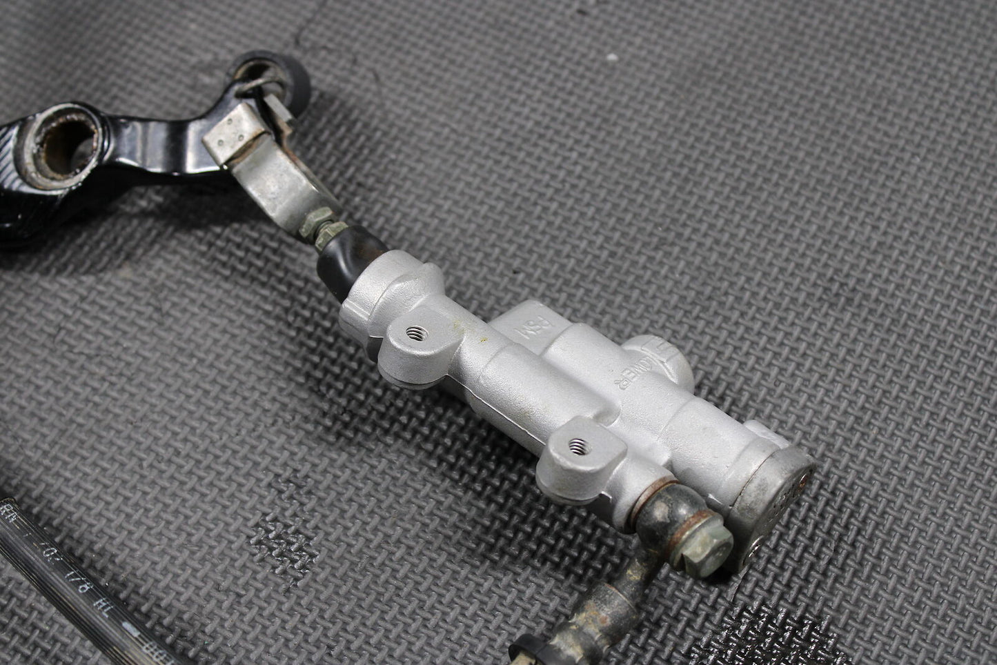 2003 HONDA CRF450R OEM NISSIN REAR BACK BRAKE CALIPER MASTER CYLINDER LEVER